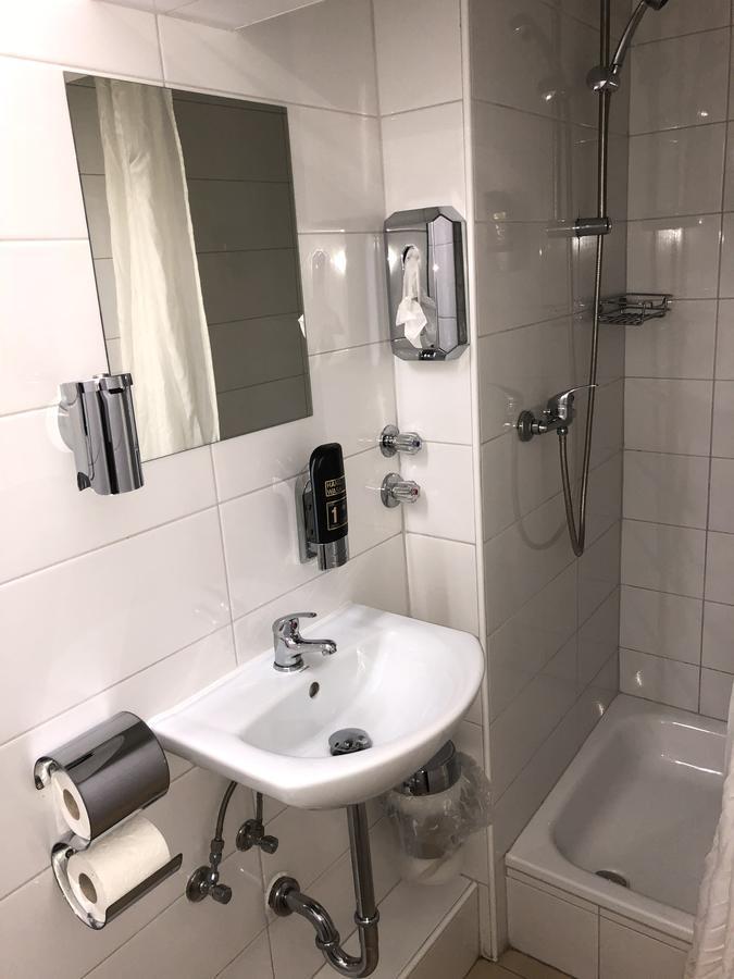 Hotel Moji Koeln Esterno foto
