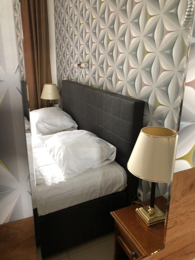 Hotel Moji Koeln Esterno foto